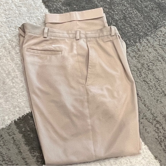Nike Golf Dri-fit Khaki Pants 38x32 Lightweight Pleated Front Belt Loops - Picture 2 of 12